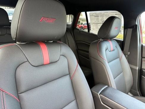 New 2026 Chevrolet Trax RS w/ Sunroof Package image 31