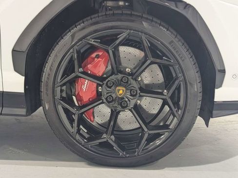 Used 2019 Lamborghini Urus image 34