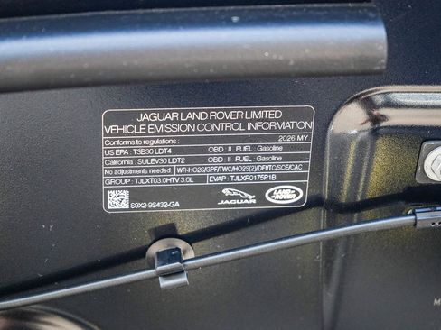 Certified 2026 Land Rover Range Rover Long Wheelbase SE AWD/4WD image 27