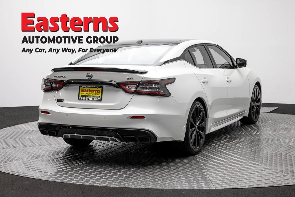 Used 2023 Nissan Maxima SR w/ Sport Mat Group FWD image 5