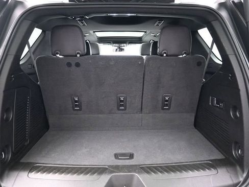 Used 2022 GMC Yukon SLT w/ SLT Premium Package image 28