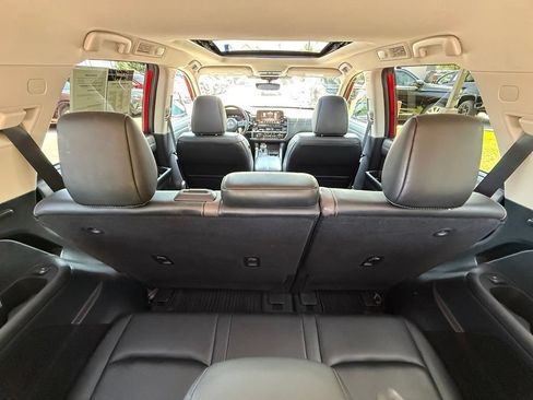 Used 2023 Nissan Pathfinder Platinum w/ Cargo Package AWD/4WD image 40
