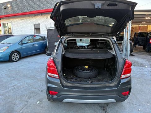 Used 2019 Chevrolet Trax LT w/ LT Convenience Package FWD image 13