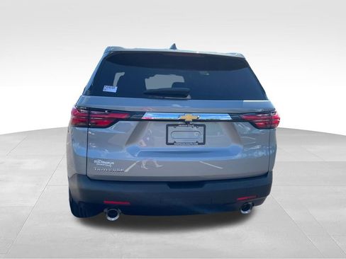 Used 2023 Chevrolet Traverse LS w/ Safety Package FWD image 4
