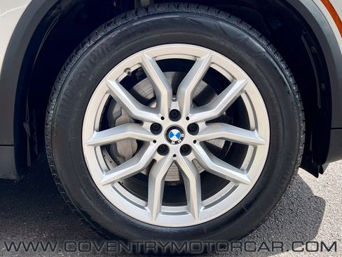 Used 2021 BMW X5 xDrive40i w/ Premium Package image 11
