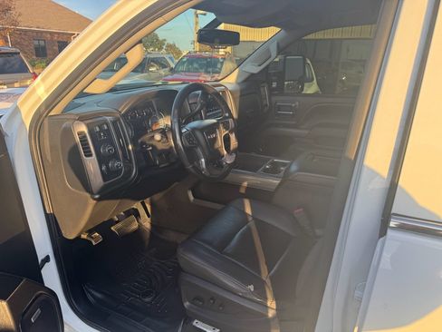 Used 2017 GMC Sierra 3500 SLT w/ Duramax Plus Package AWD/4WD image 12