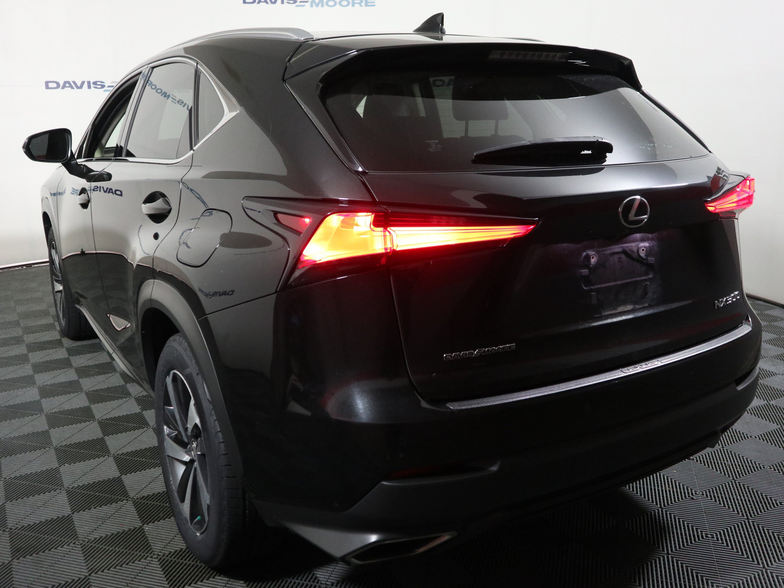 Used 2018 Lexus NX 300 FWD w/ Premium Package image 9
