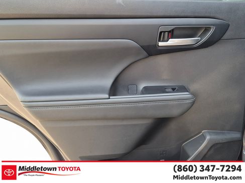 Certified 2024 Toyota Highlander XLE AWD/4WD image 26