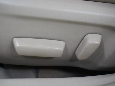 Used 2014 Toyota Camry XLE FWD image 15