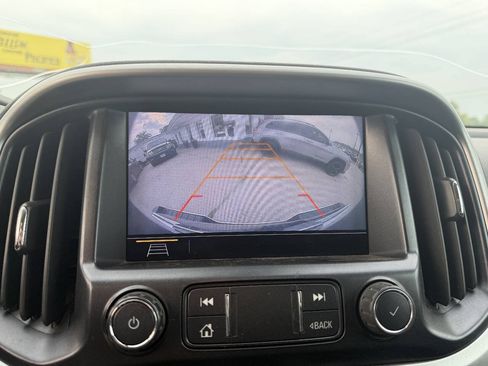 Used 2020 Chevrolet Colorado LT w/ Safety Package RWD image 18
