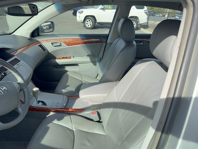 Used 2006 Toyota Avalon XLS FWD image 5
