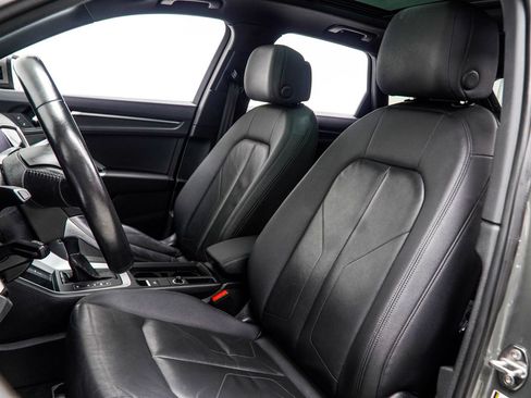 Used 2019 Audi Q3 2.0T Premium w/ Convenience Package AWD/4WD image 40