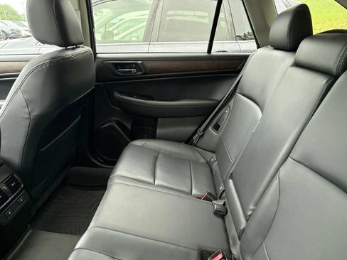 Used 2017 Subaru Outback 3.6R Limited AWD/4WD image 9