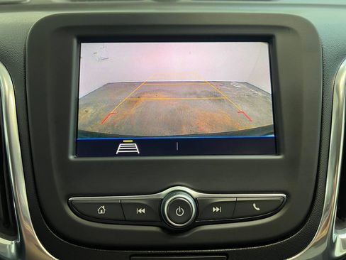 Used 2021 Chevrolet Equinox LT AWD/4WD image 18