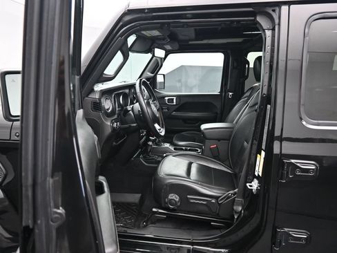 Used 2020 Jeep Wrangler Unlimited Sahara AWD/4WD image 11