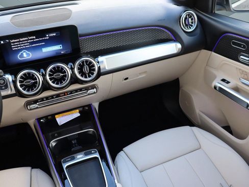 Certified 2025 Mercedes-Benz GLB 250 image 28