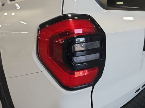 Used 2025 Toyota 4Runner SR5 AWD/4WD image 31