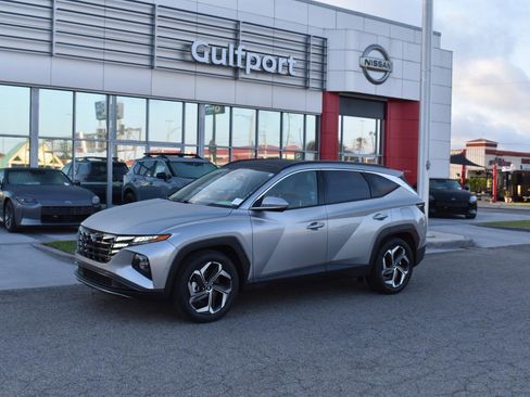 Used 2022 Hyundai Tucson Limited w/ Cargo Package FWD image 2