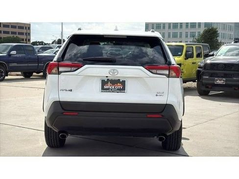 Certified 2025 Toyota RAV4 XLE AWD/4WD image 4
