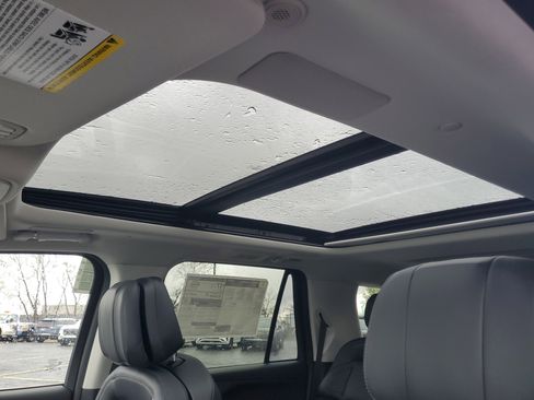 New 2026 Lincoln Navigator Reserve AWD/4WD image 11