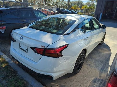 Certified 2025 Nissan Altima 2.5 SR image 2