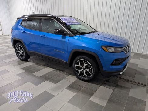 Used 2025 Jeep Compass Limited AWD/4WD image 5
