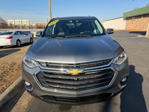 Used 2018 Chevrolet Traverse LT image 2