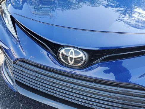 Used 2024 Toyota Camry LE FWD image 5