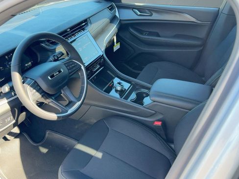 New 2025 Jeep Grand Cherokee L Laredo w/ Luxury Tech Group I image 23