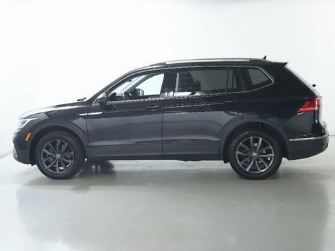 Used 2023 Volkswagen Tiguan SE w/ Panoramic Sunroof Package AWD/4WD image 40