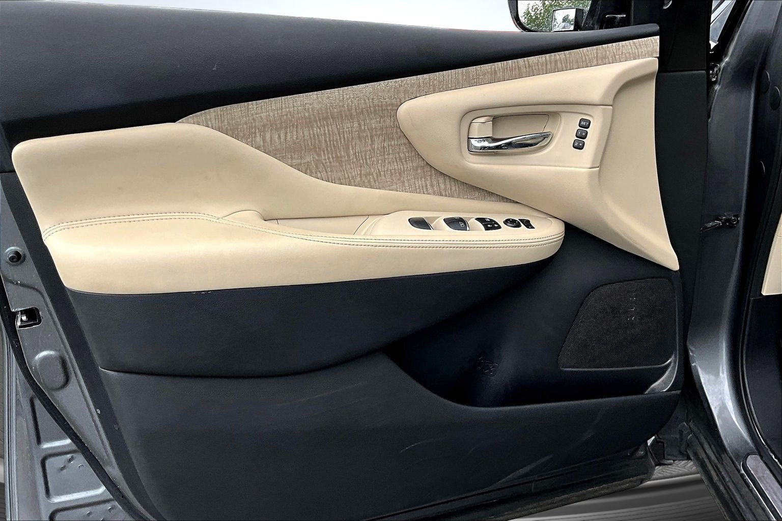 Used 2024 Nissan Murano SL w/ Cargo Package FWD image 18