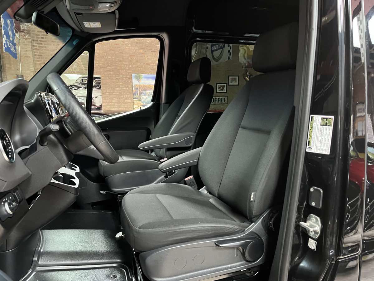 Used 2025 Mercedes-Benz Sprinter 2500 image 20