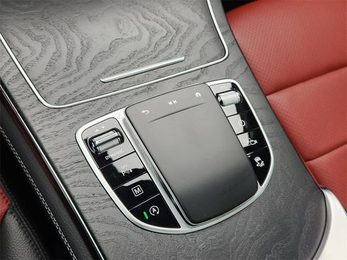 Used 2021 Mercedes-Benz GLC 300 GLC 300 image 28