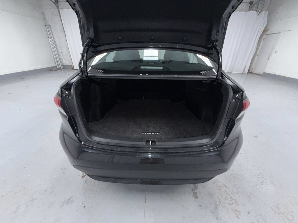 Certified 2021 Toyota Corolla LE w/ Carpet Mat Package (TMS) FWD image 17