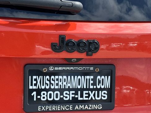 Used 2017 Jeep Renegade Altitude FWD image 21