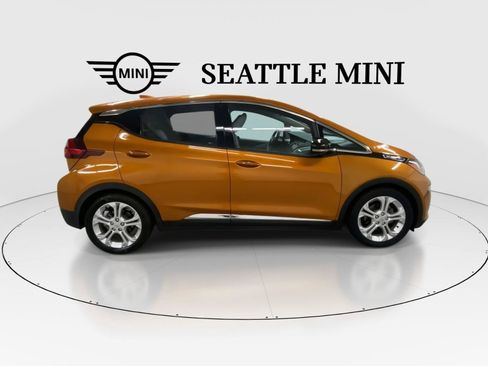 Used 2017 Chevrolet Bolt LT FWD image 7