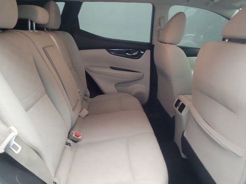 Used 2018 Nissan Rogue Sport SV image 19