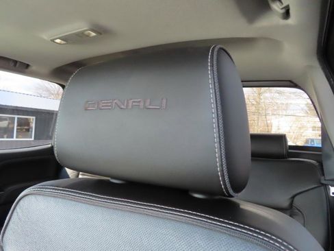 Used 2019 GMC Sierra 3500 Denali w/ Duramax Plus Package image 33