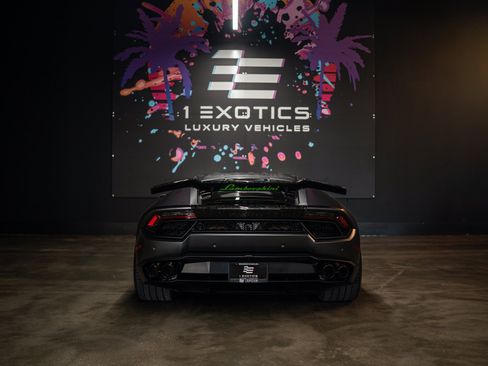 Used 2017 Lamborghini Huracan LP 580-2 RWD image 5