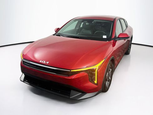 Used 2025 Kia K4 FWD image 3