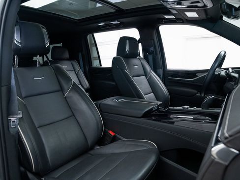 Used 2022 Cadillac Escalade ESV Sport w/ Touring Package image 26