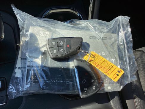 Used 2022 GMC Sierra 1500 AT4 w/ AT4 Preferred Package image 20