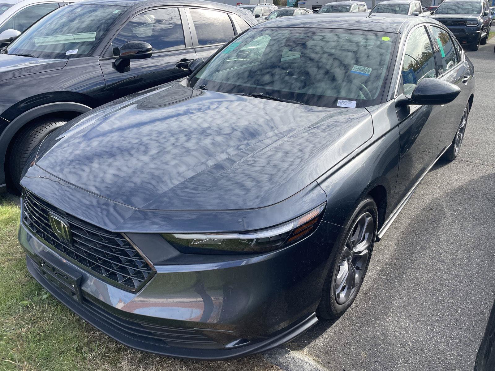 Used 2024 Honda Accord EX image 2