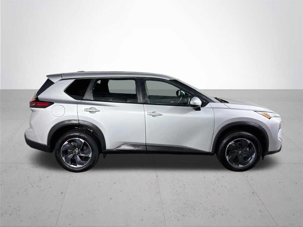 Used 2024 Nissan Rogue SV AWD/4WD image 5