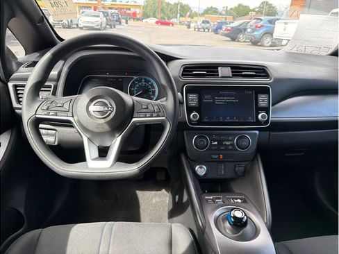 Used 2025 Nissan Leaf S FWD image 5