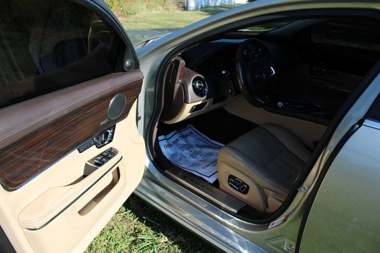 Used 2014 Jaguar XJ L Portfolio RWD image 13