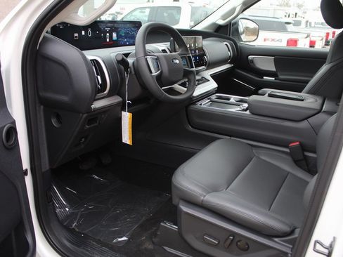 New 2026 Ford Expedition Active RWD image 13