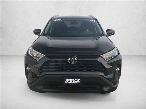 Used 2021 Toyota RAV4 XLE image 2