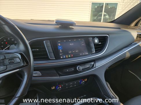 Used 2023 Buick Enclave Essence image 24