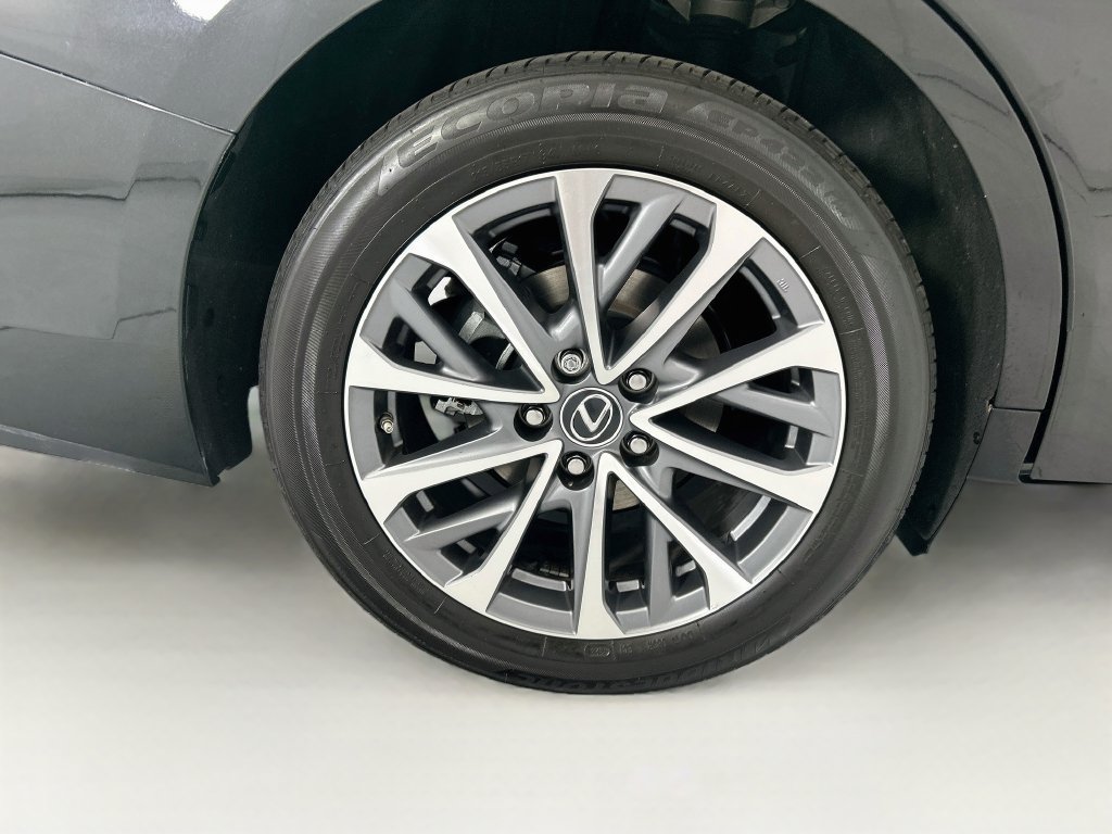 Used 2025 Lexus ES 350 w/ Accessory Package (Z2) FWD image 31